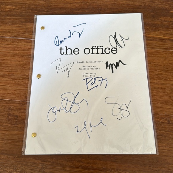 NWT The Office TV Show Cast Autographed Signed Reprint 8.5x11 Script - Picture 2 of 5